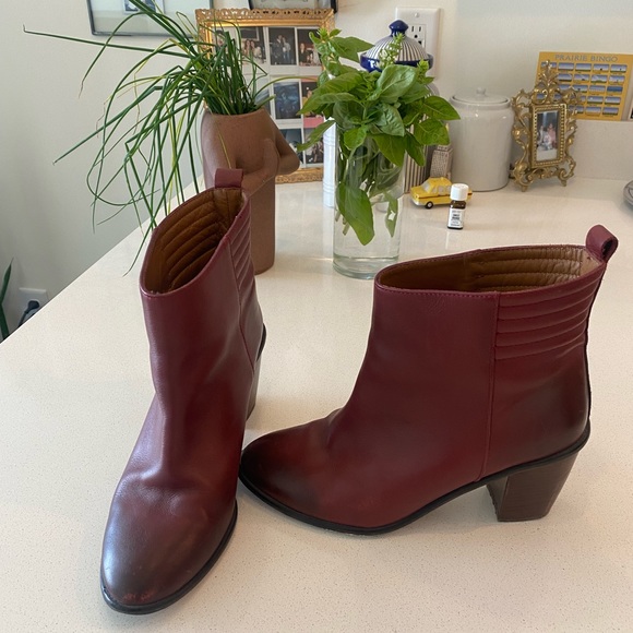 LUXURY HAND MADE LEATHER BOOTS - Picture 1 of 4